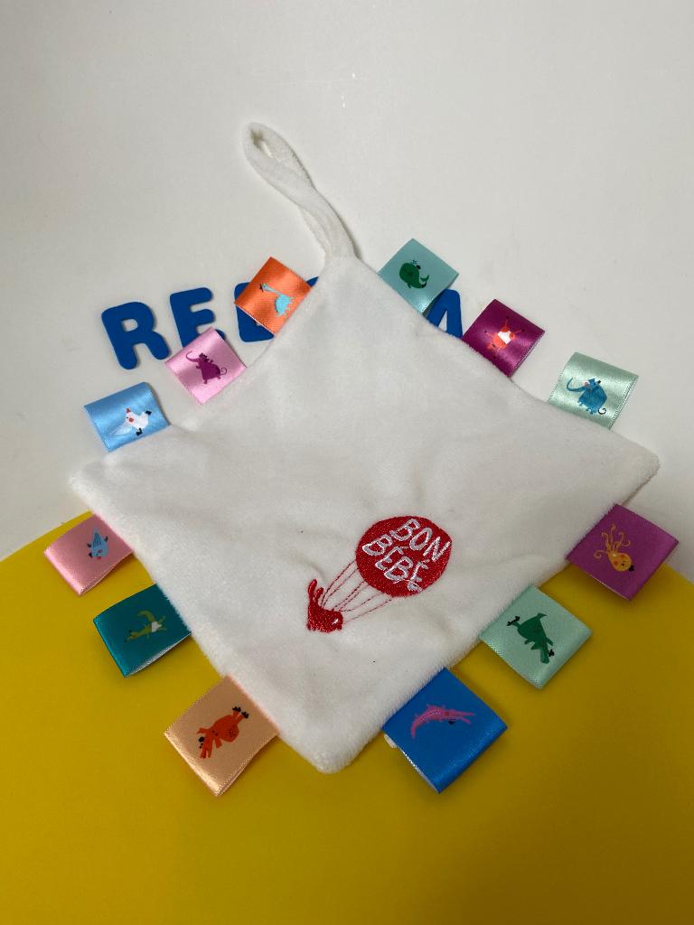 4061 bon bebe bonbebe doekje wit met luchtbalon, Ophalen of Verzenden, Zo goed als nieuw, Overige typen