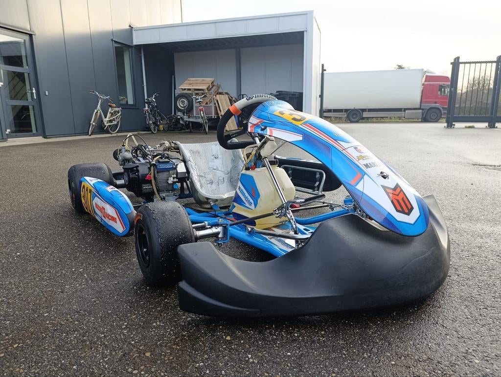 Wedstrijd klaar, Tillotson senior kart, Sport en Fitness, Karting, Ophalen, Zo goed als nieuw, Kart