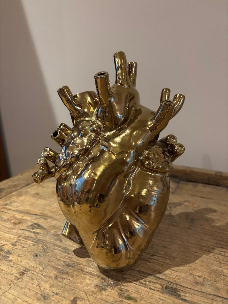 Seletti Hart Vaas Goud, Huis en Inrichting, Woonaccessoires | Vazen, Zo goed als nieuw, Overige kleuren, Minder dan 50 cm, Aardewerk of Porselein
