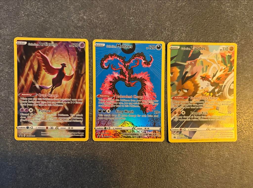 Galarian Birds Articuno, Moltres, Zapdos - Promo - Pokemon, Hobby en Vrije tijd, Verzamelkaartspellen | Pokémon, Ophalen of Verzenden