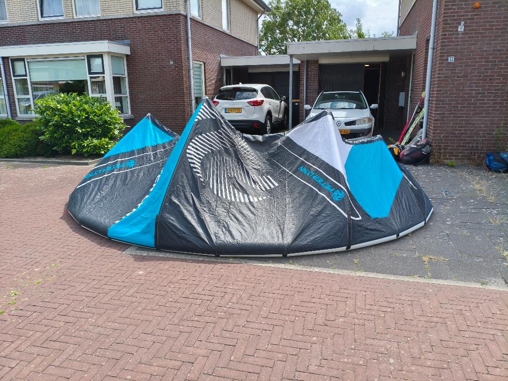 Peter Lynn Fury 13m2 Met bar, Ophalen of Verzenden, Zo goed als nieuw, Vierlijns, Vlieger