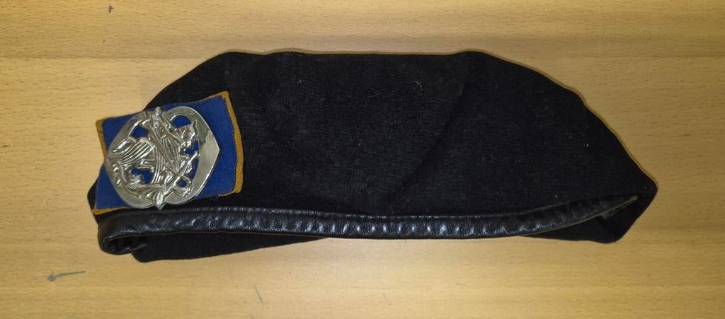 Zwarte baret Cavalerie, Ophalen of Verzenden, Landmacht, Nederland, Embleem of Badge