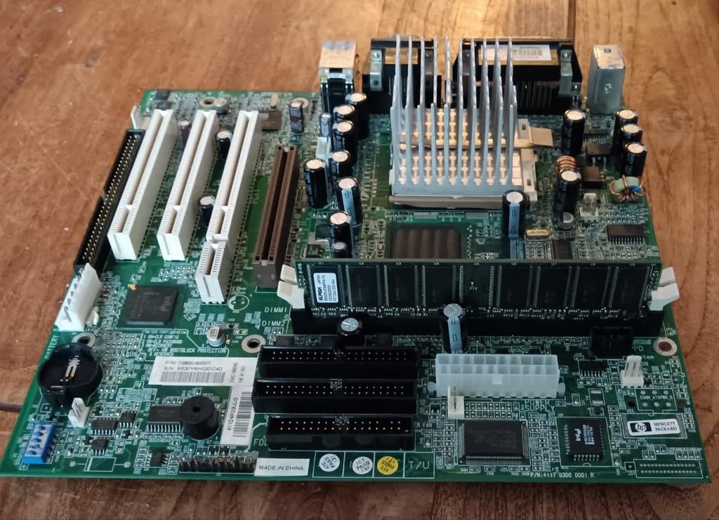 HP D9820-60009 Vectra VL400 vintage moederbord P3/geheugen, Computers en Software, Vintage Computers, Ophalen of Verzenden