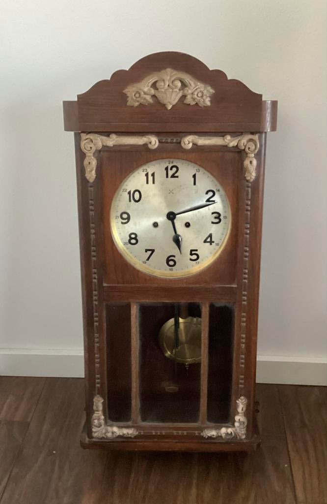 Junghans antieke wandklok met Slinger, Ophalen