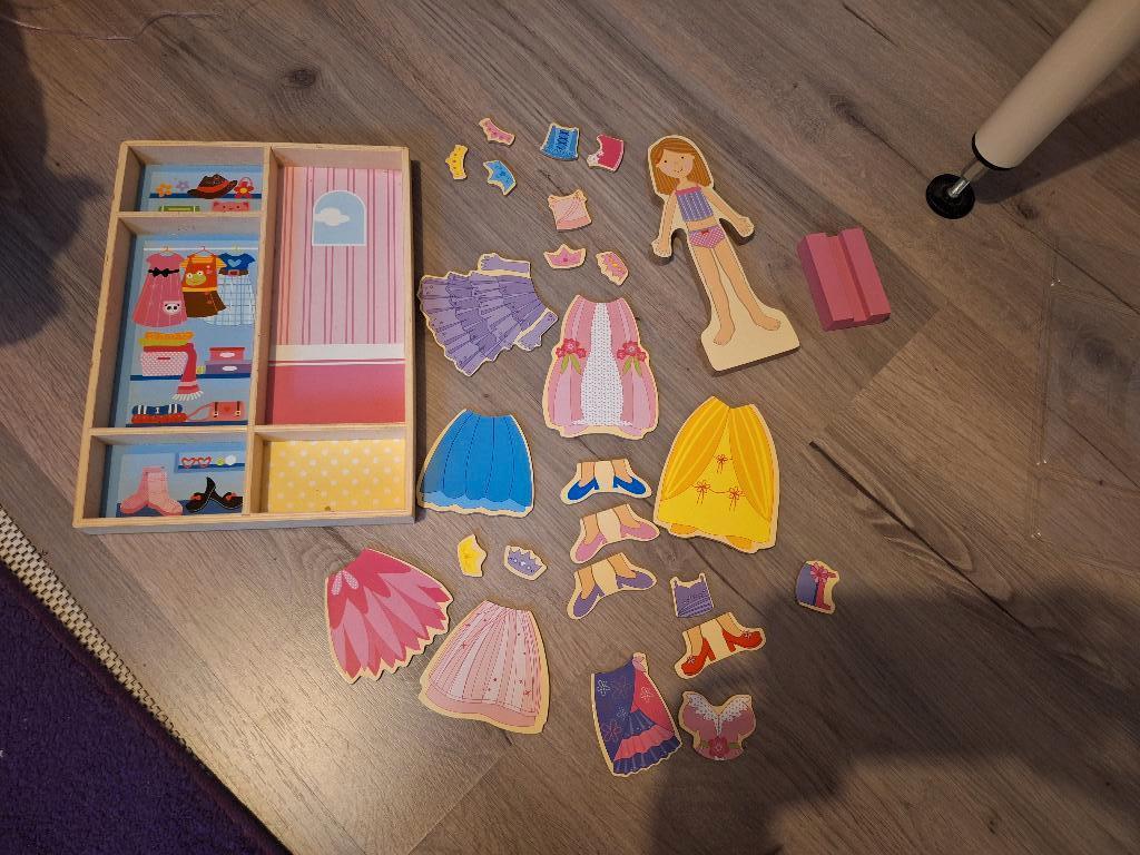 Houten aankleedpop en kalender, Ophalen of Verzenden