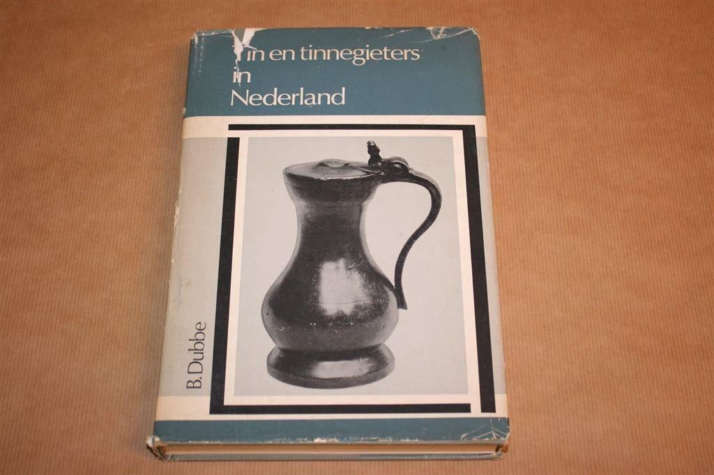 Boek - Tin en Tinnegieters in Nederland, Antiek en Kunst, Ophalen of Verzenden
