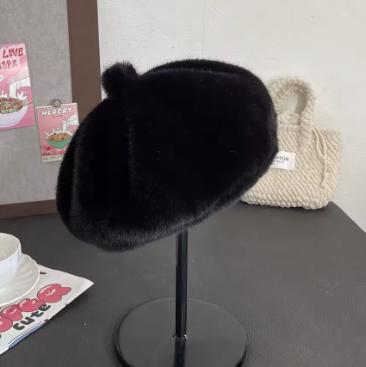 Prachtige dames baret van pluche voor de winter, Ophalen of Verzenden, Nieuw, One size fits all