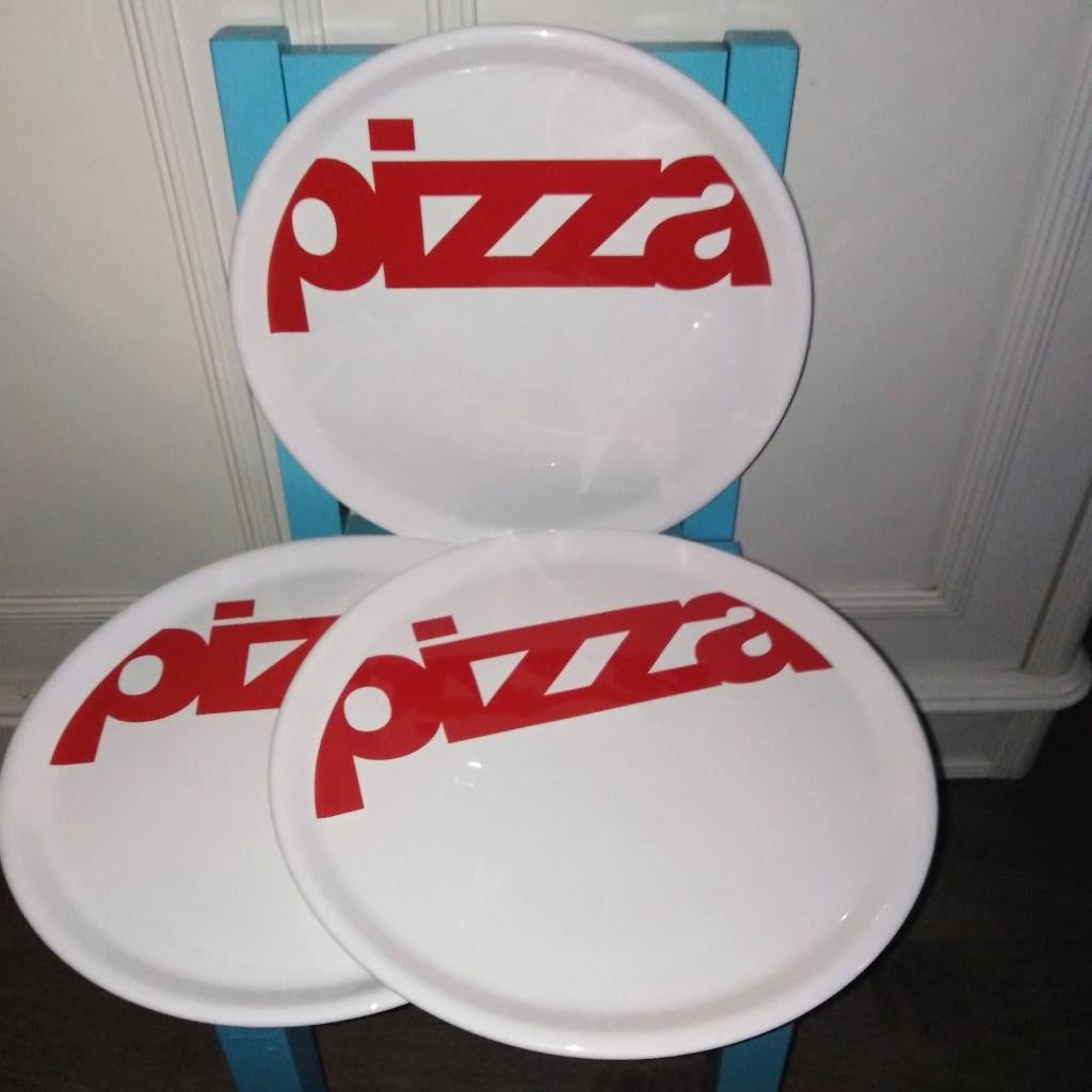 Pizza borden met rode tekst Cosy & Trendy 3 stuks, Huis en Inrichting, Ophalen, Gebruikt, Bord(en), Overige stijlen
