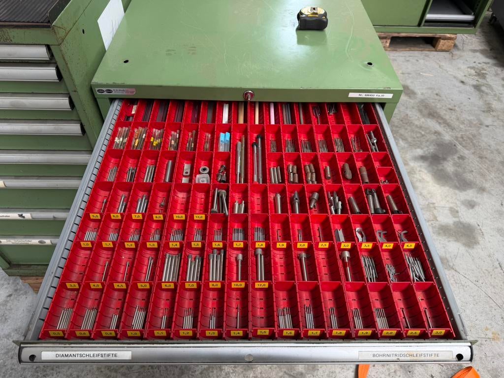 Gevulde Lista ladenkast, Ophalen, Dimatech, Dimatech, Gevuld