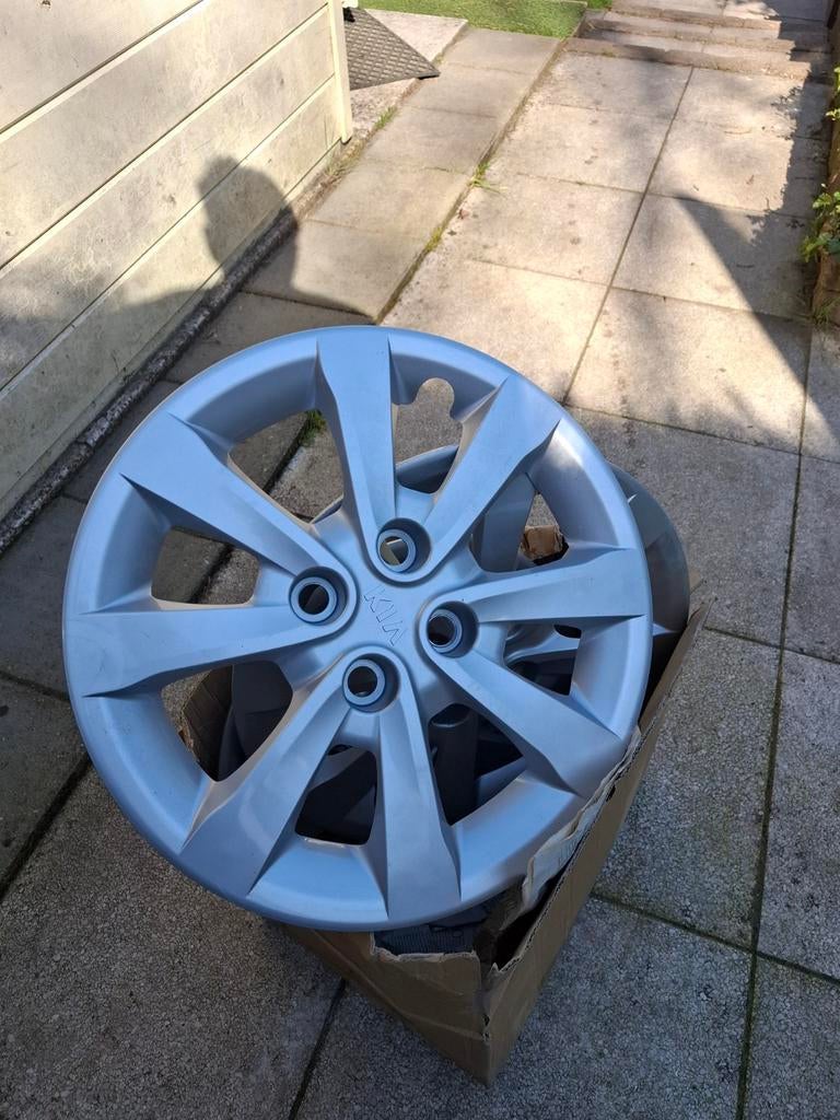 Kia wieldoppen, Auto diversen, Wieldoppen, Ophalen of Verzenden