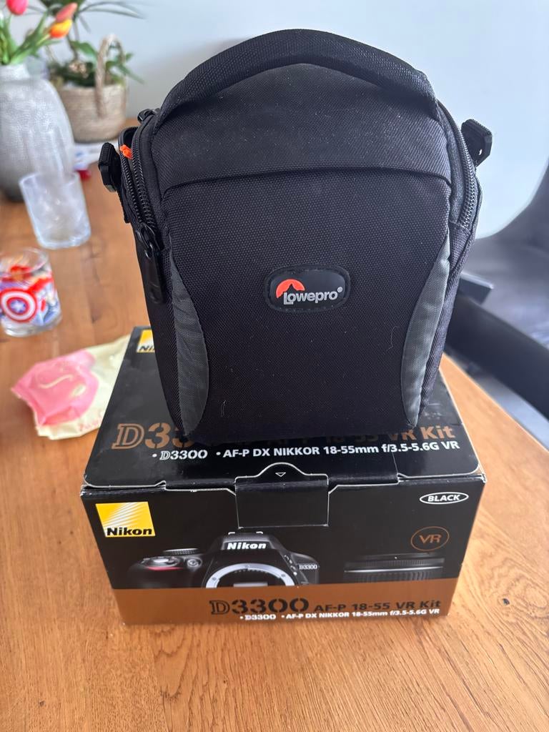 Nikon D3300 AF-P 18-55 VR kit - Spiegelreflexcamera, Spiegelreflex, Ophalen of Verzenden, Zo goed als nieuw, 4 t/m 7 keer