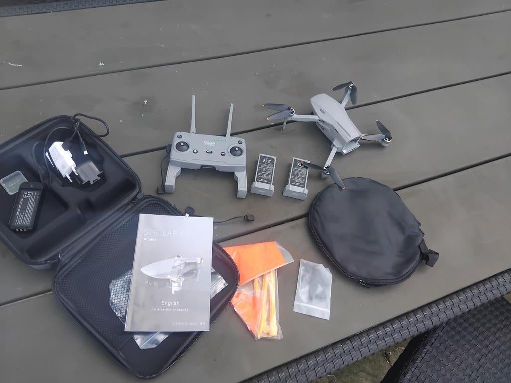 Stellary RT880 drone met controller en accessoires, Audio, Tv en Foto, Drones, Ophalen of Verzenden, Zo goed als nieuw