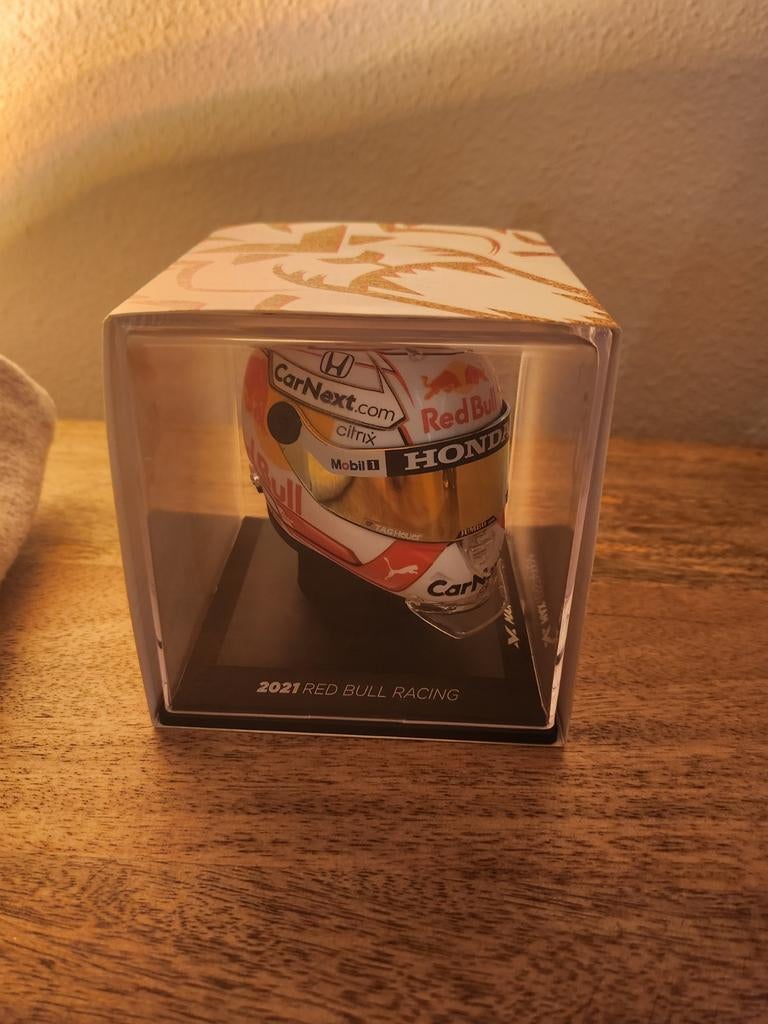Max Verstappen helm seizoen 2021 schaal 1:4, Verzamelen, Automerken, Motoren en Formule 1, Nieuw, Formule 1, Ophalen
