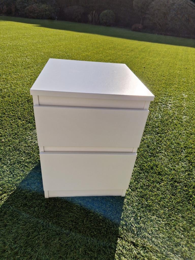 IKEA nachtkastje wit | 49 cm | nette staat, Huis en Inrichting, Slaapkamer | Nachtkastjes, Ophalen, Zo goed als nieuw, Minder dan 45 cm