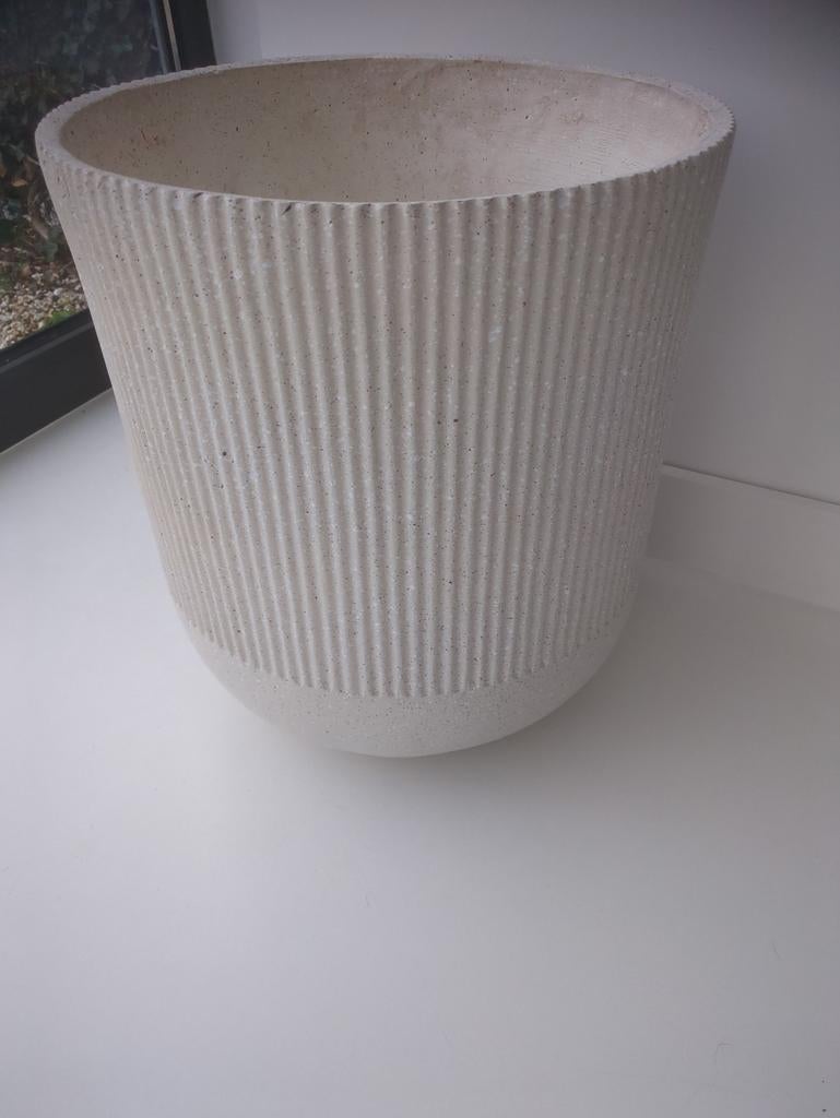 Bloempot groot creme ( kwamtum) bekend intragram., 40 cm of meer, Rond, Binnen, Ophalen of Verzenden