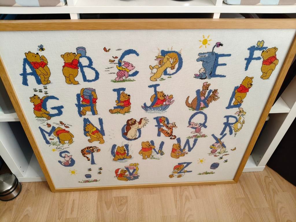 Winnie de Poeh Alfabet Borduurwerk Ingelijst, Hobby en Vrije tijd, Borduren en Borduurmachines, Ophalen, Zo goed als nieuw, Handborduren