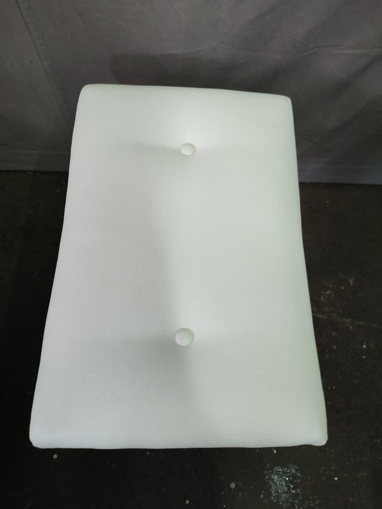 Krukje of voetenbankje op draaivoet met wit skai, Ophalen, Overige materialen, Nvt tweedehands artikel, Gebruikt