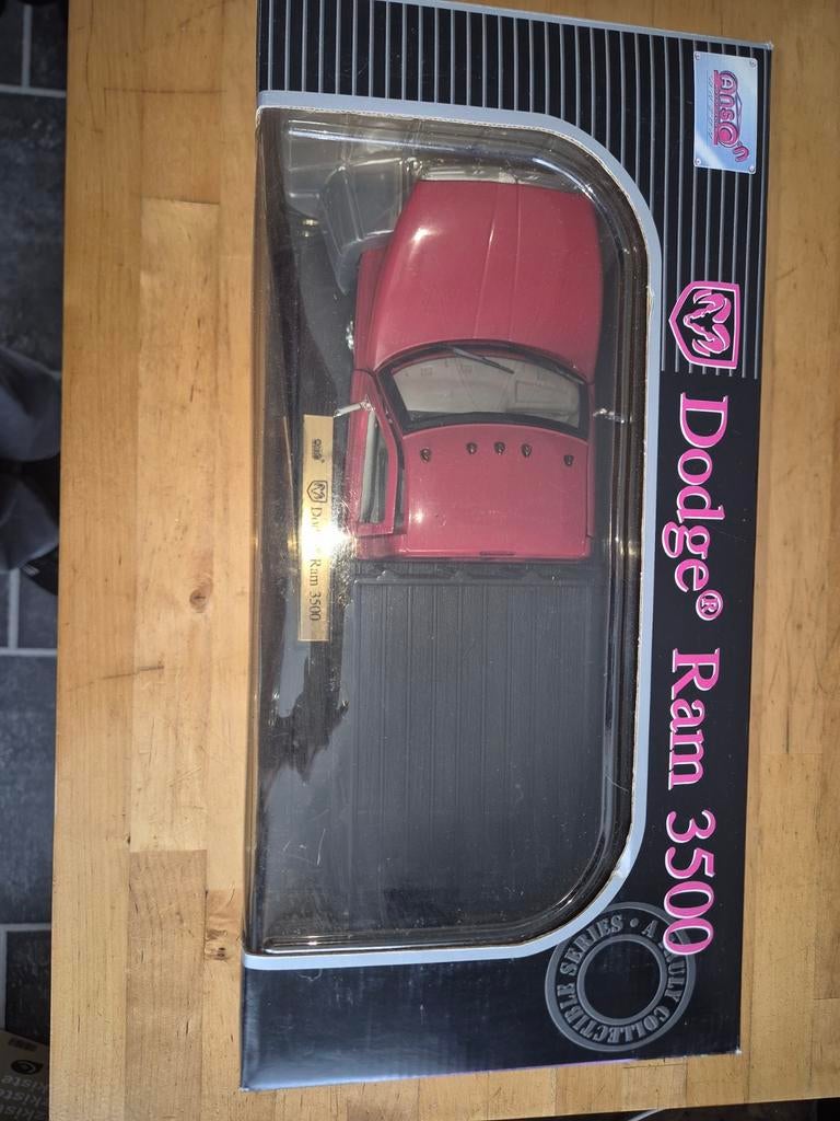 Dodge Ram 3500 V10 1:18 Metal Die-Cast - Nieuw in Doos, Ophalen of Verzenden