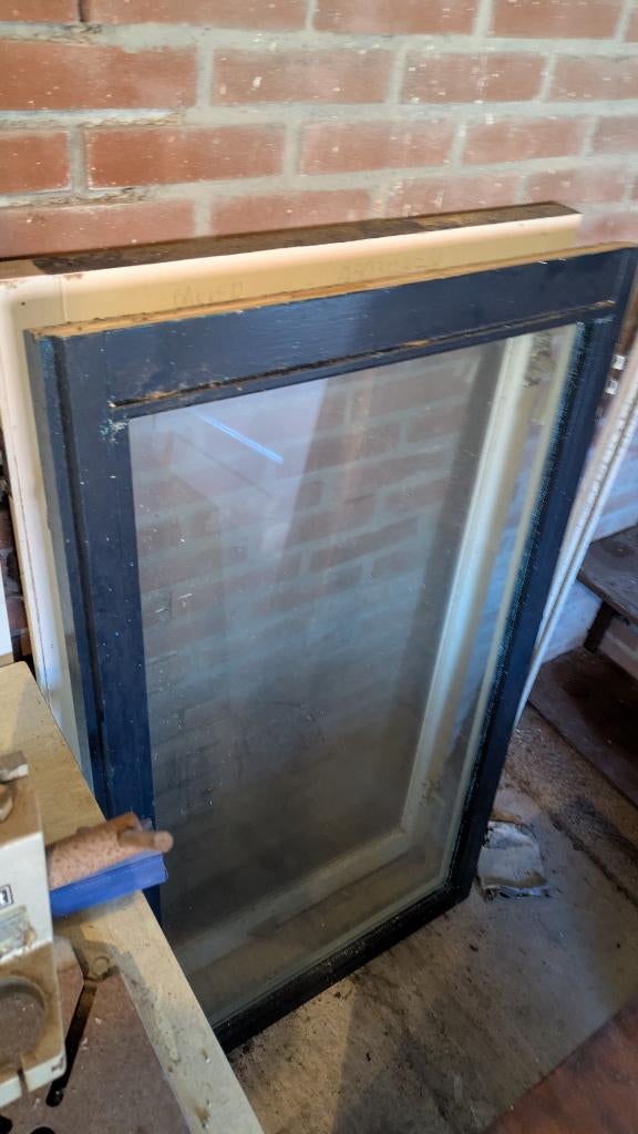 3 Houten ramen 75x130 cm met glas en beslag – goede staat, Doe-het-zelf en Verbouw, Glas en Ramen, Ophalen, Gevelraam of Ruit