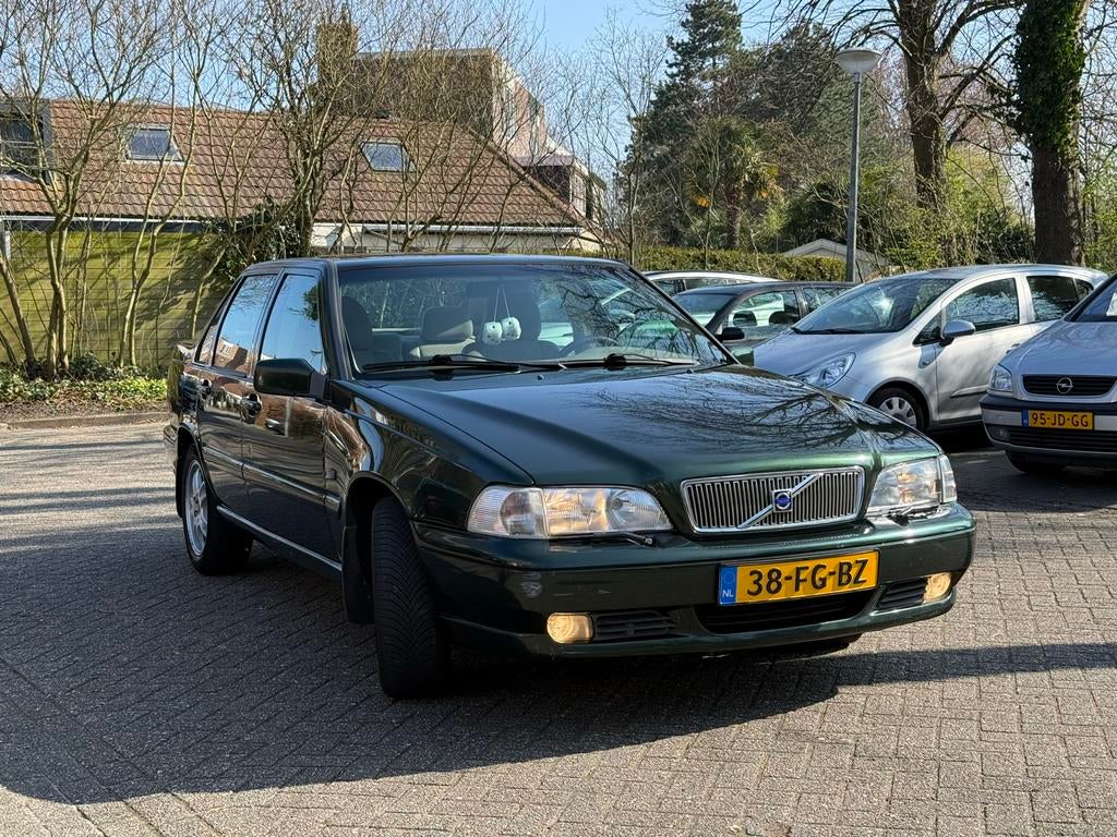 Volvo S70 2.4 140PK 2000 Groen, Voorwielaandrijving, Beige, Stoelverwarming, Origineel Nederlands