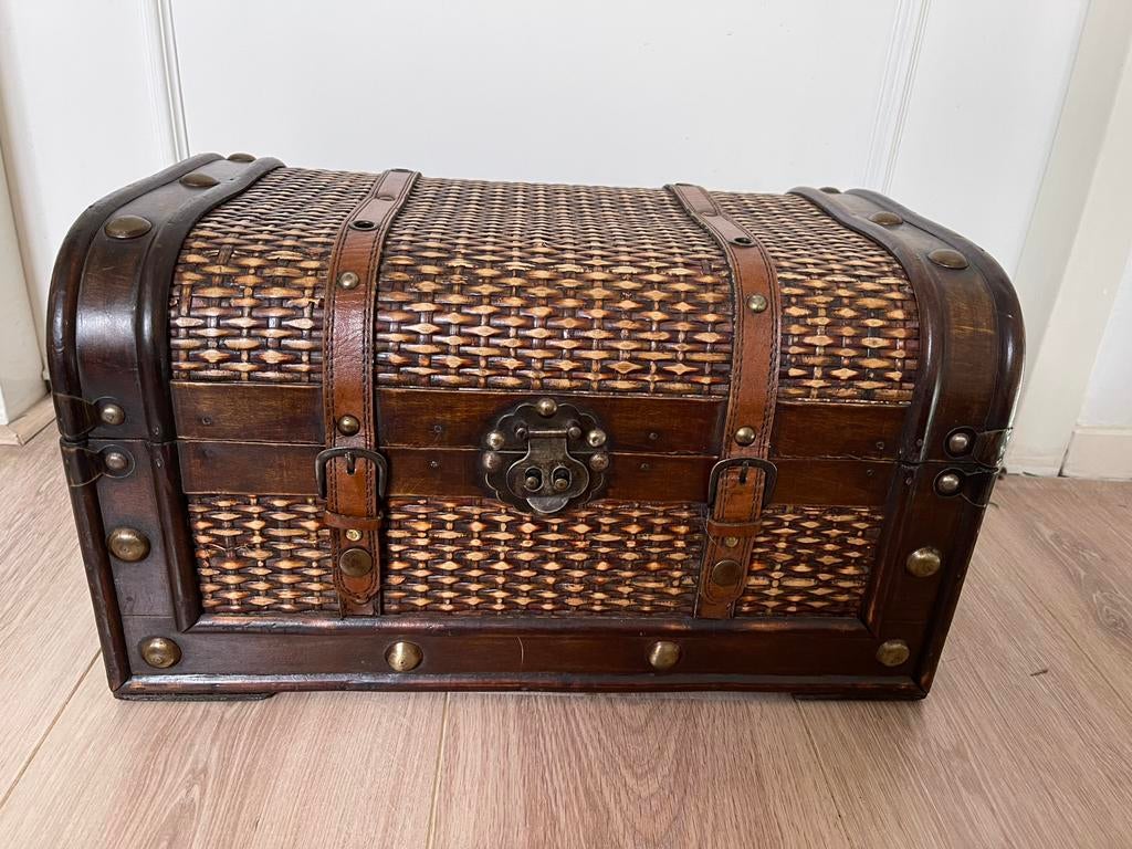 Brocante vintage opbergkist hout met leren banden, Ophalen of Verzenden, Zo goed als nieuw, 50 tot 100 cm, Minder dan 50 cm