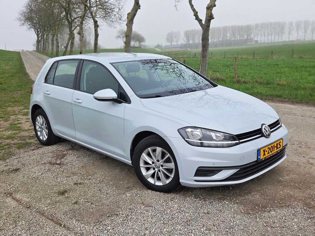 VW  Golf 1.6 TDI (2018) – Distr. vervangen – APK tot 12/2026, Auto's, Voorwielaandrijving, 4 cilinders, Wit, 24 km/l