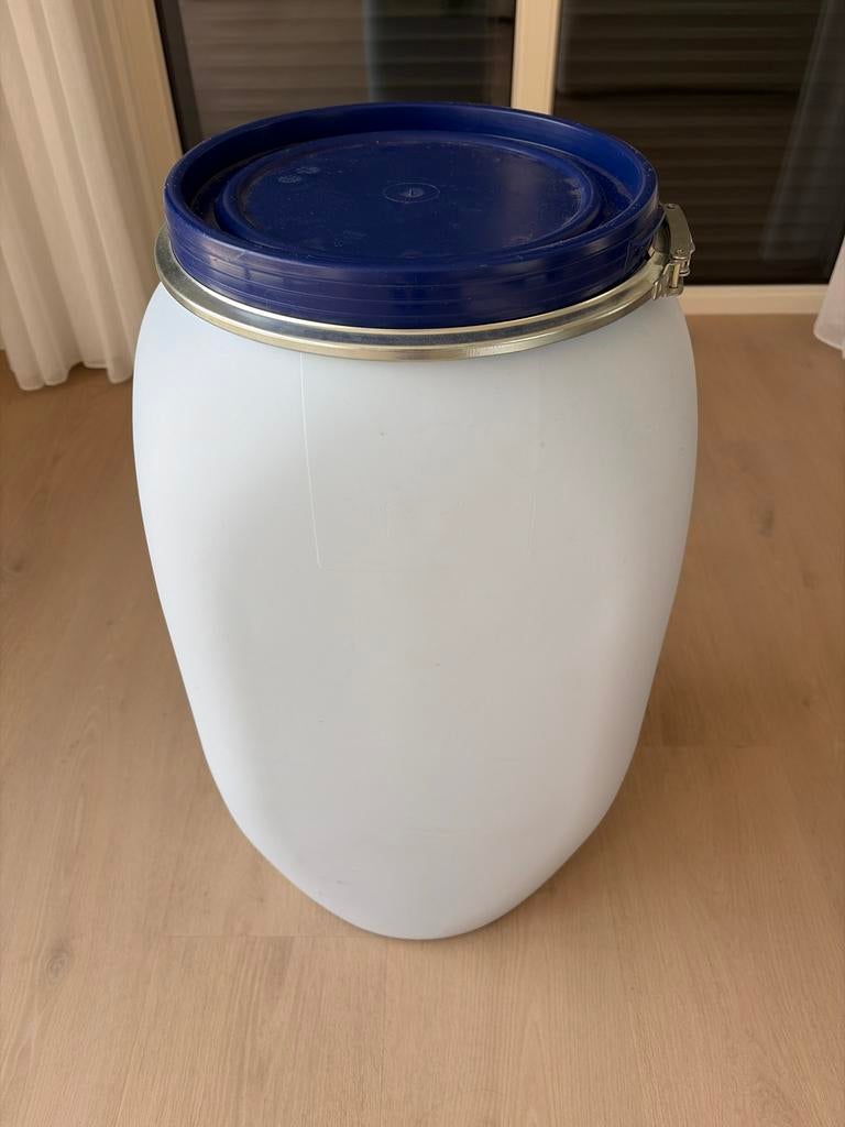 Voederton met bajonetsluiting, Ophalen, Zo goed als nieuw