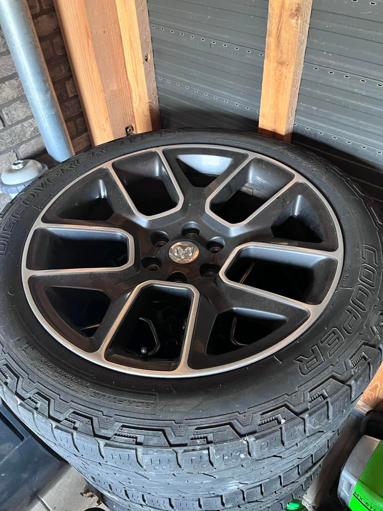 Originele Dodge RAM velgen, Ophalen, Gebruikt, 285 mm, Banden en Velgen