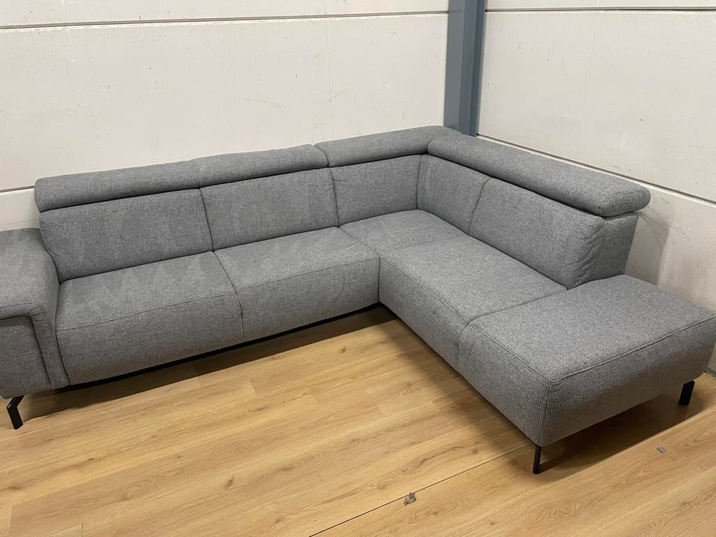 Mooie luxe grijze hoekbank met hoofsteunen - GEREINIGD!!!, Ophalen, 250 tot 300 cm, Luxe, Hoekbank