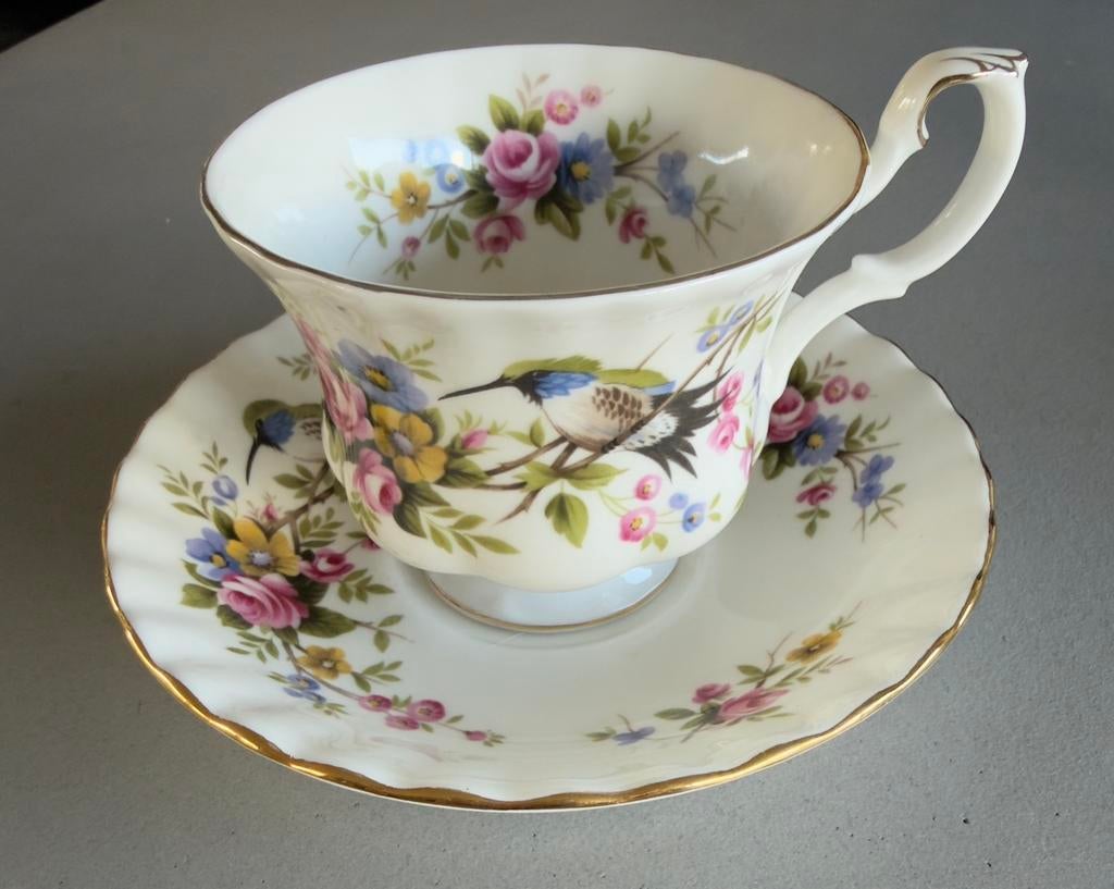 Kop en schotel Royal Albert Humming Bird !, Ophalen of Verzenden