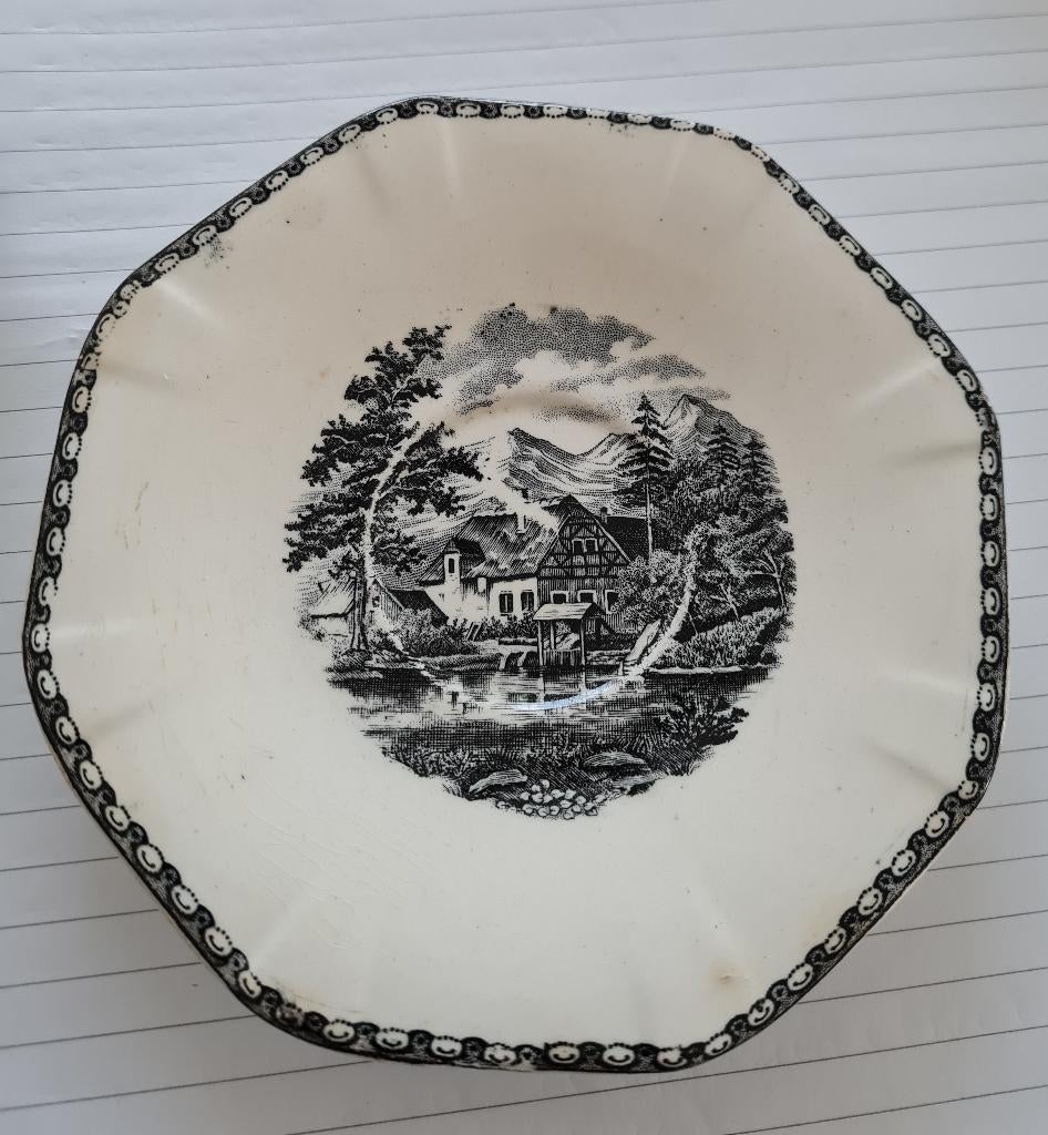 Bordje van Societe Ceramique Maastricht - Landschap, Antiek en Kunst, Antiek | Servies los, Ophalen of Verzenden