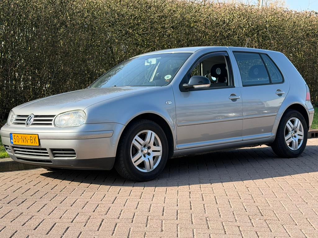 Volkswagen Golf 1.6 77KW 2003 APK | AIRCO | CRUISE CONTR, Auto's, Voorwielaandrijving, 1145 kg, Zwart, 4 cilinders