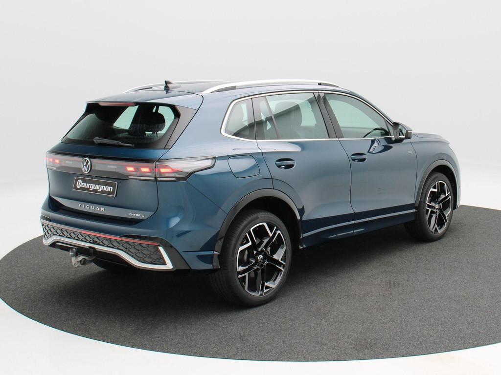 Volkswagen Tiguan 1.5 eHybrid 272 Pk Automaat R-Line | Trekh, Auto's, Stof, 4 cilinders, 2000 kg, 1790 kg