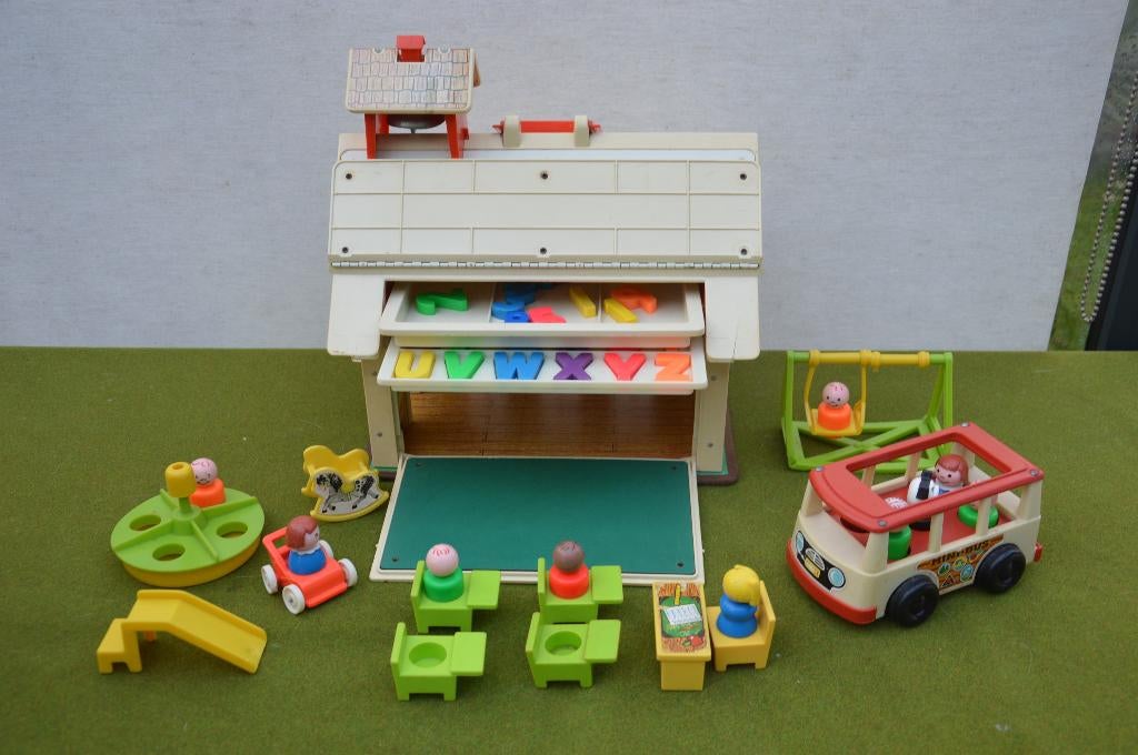 Vintage Fisher Price school met schoolbus uit 1971 +10 poppe, Ophalen of Verzenden, Gebruikt, Speelset