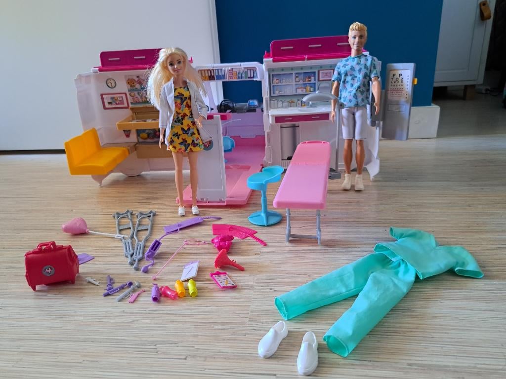Barbie ambulance, Ophalen, Zo goed als nieuw, Barbie