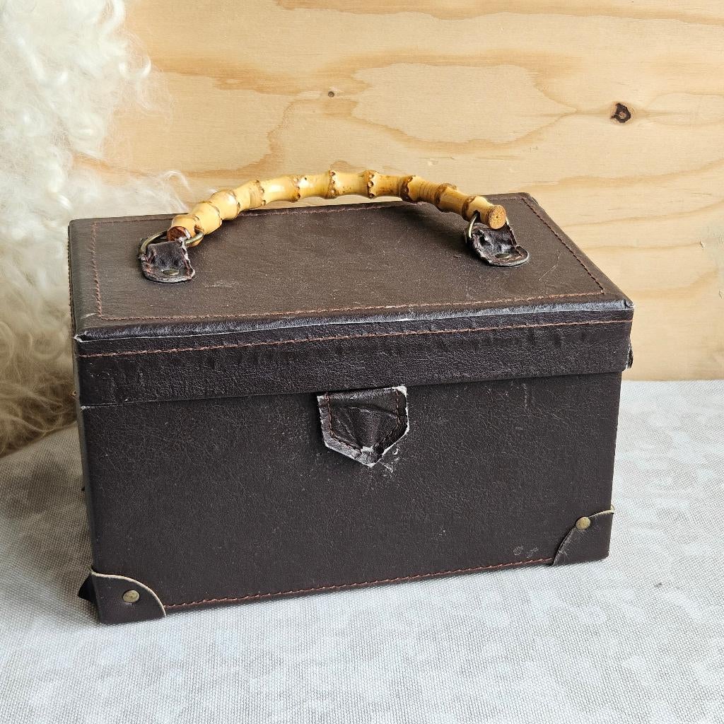 Brocante decoratief make up koffertje bruin, Ophalen of Verzenden