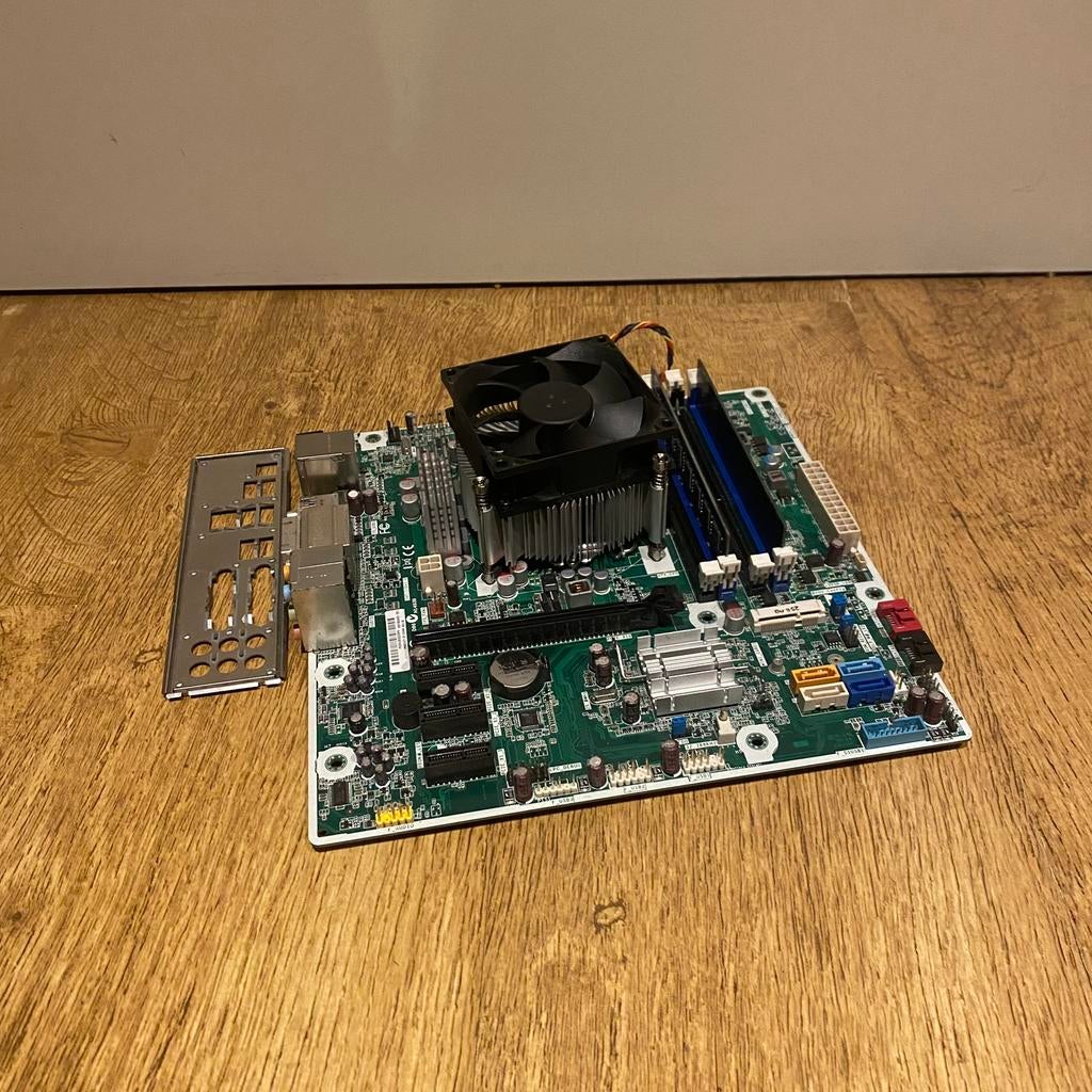 moederbord IPMMB-FM met intel Core i3 Processor, Computers en Software, Ophalen of Verzenden, Gebruikt, Intel, DDR3