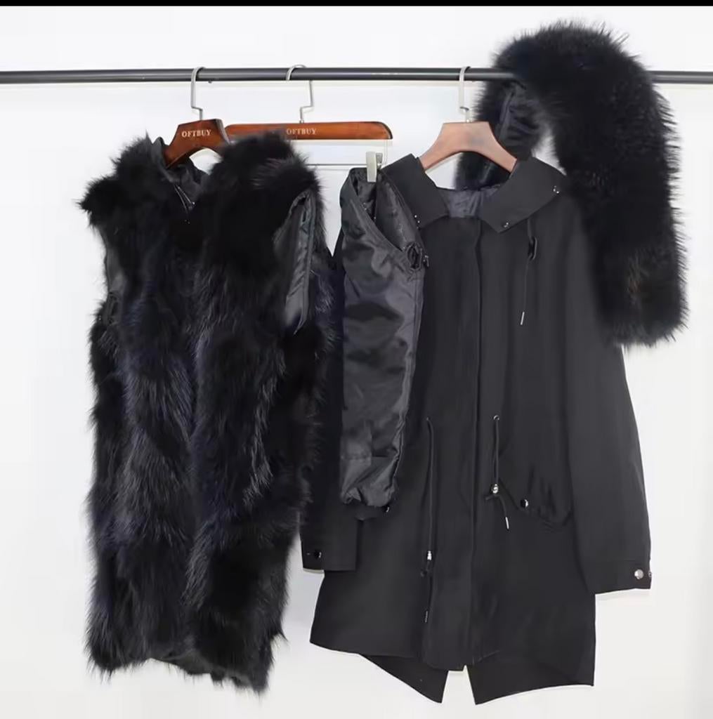 Zwarte winterjas met bontkraag, Ophalen of Verzenden, Gedragen, Maat 42/44 (L), Zwart