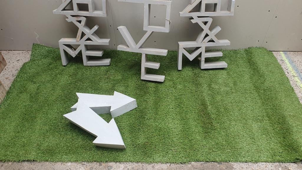 Nieuwe houten en metalen tuinaccessoires: wandrek en pijlen, Ophalen of Verzenden, Nieuw