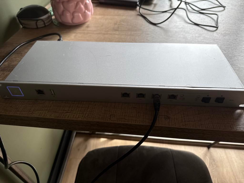 Ubiquiti UniFi Security Gateway Pro 4 (USG-PRO-4), Computers en Software, Routers en Modems, Ophalen, Gebruikt, Router