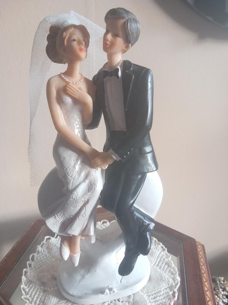 Beeldje van een bruidspaar, Ophalen of Verzenden, Zo goed als nieuw, Mens