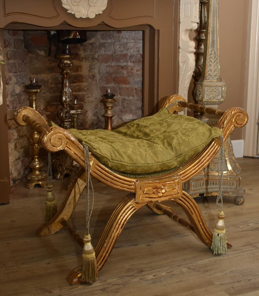 Oud  Frans Bois Dore Bankje. "Uit Aletta's Tijd", Antiek en Kunst, Ophalen of Verzenden