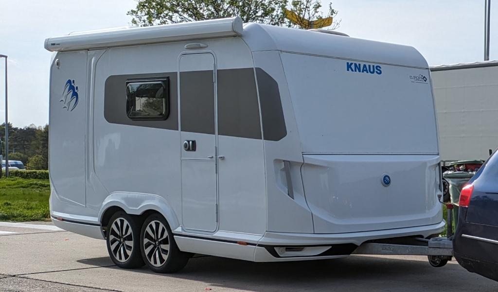 Knaus Deseo 400 TR, Caravans en Kamperen, Caravans, Particulier, tot en met 4, 1000 - 1250 kg, Standaardzit, Knaus, 2 aparte bedden