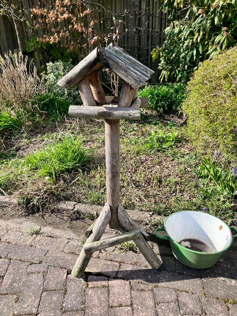 Vogelhuisje op paal, Ophalen, Gebruikt