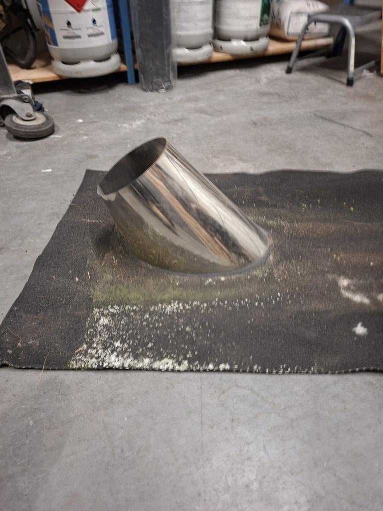 Kachel doorvoer voor dakpannen dak met stormkraag, Ophalen, Steen of Klei, Zwart, Zo goed als nieuw