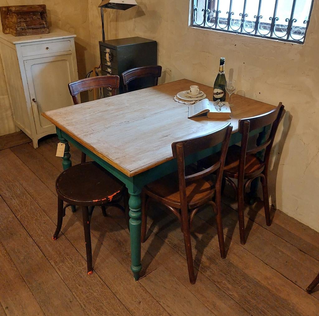 Grote oude keukentafel met lade en donkergroen onderstel, Ophalen