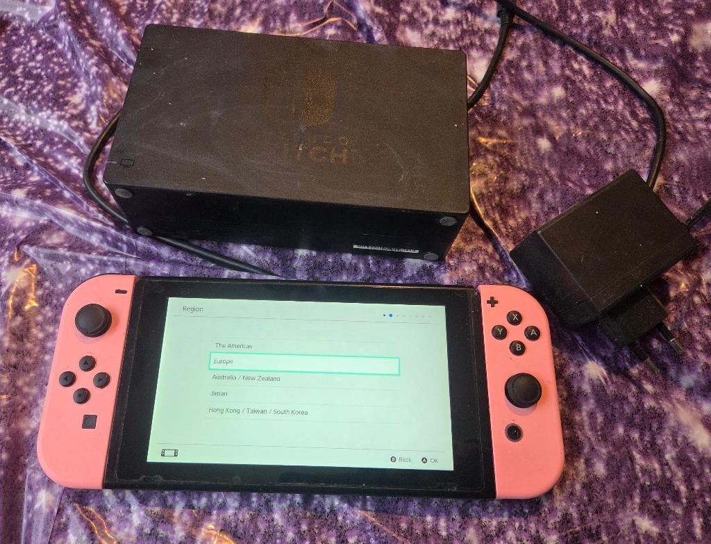 Nintendo switch, Spelcomputers en Games, Spelcomputers | Nintendo Switch, Gebruikt, Switch Original, Met 2 controllers, Ophalen of Verzenden