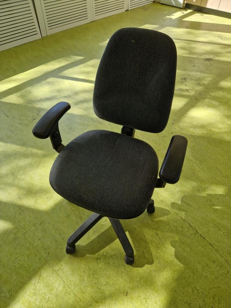 Gratis bureaustoel, Huis en Inrichting, Ophalen, Gebruikt, Zwart
