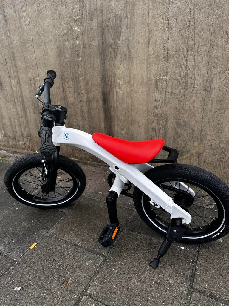 BMW kids fiets 14 inch vanaf 4 jaar, Fietsen en Brommers, Ophalen of Verzenden, Zo goed als nieuw, Minder dan 16 inch