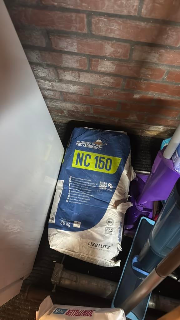 Uzin 150, Ophalen of Verzenden, Zo goed als nieuw, Bakstenen